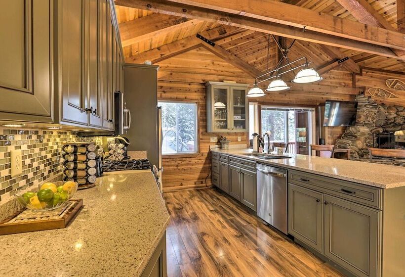 Lake Tahoe Mountain Retreat: 1 Mi To Heavenly Lift