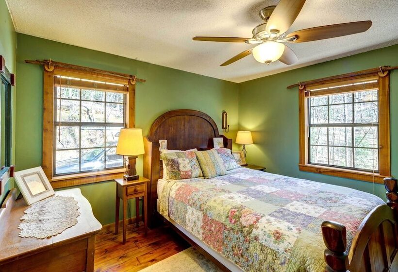 Lakefront Blue Ridge Cabin W/ Hot Tub!