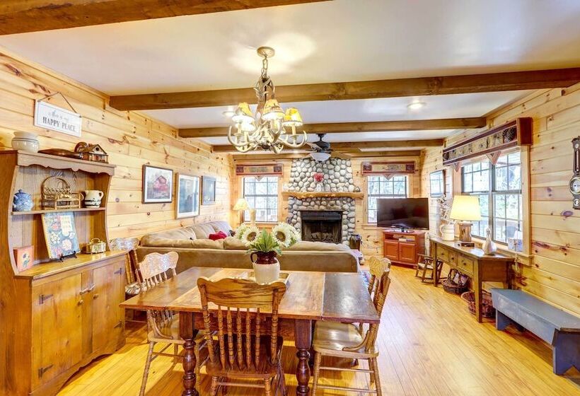 Lakefront Blue Ridge Cabin W/ Hot Tub!