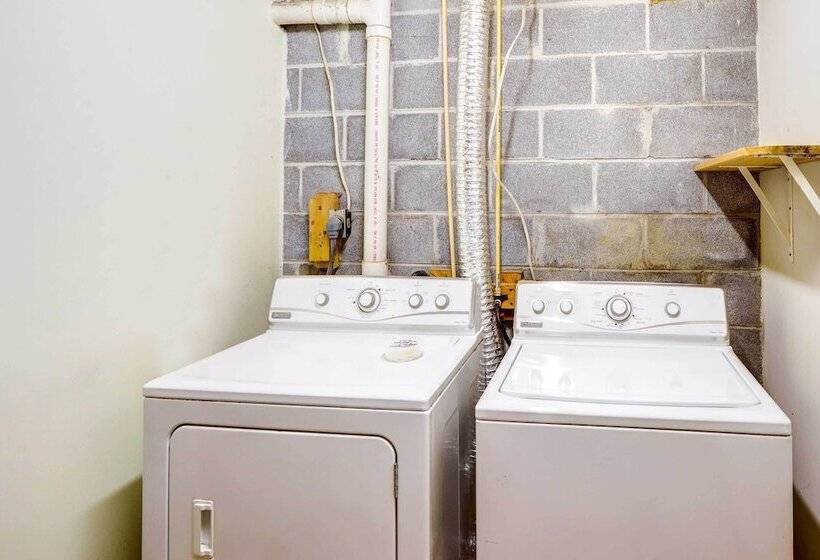 Lakefront Blue Ridge Cabin W/ Hot Tub!