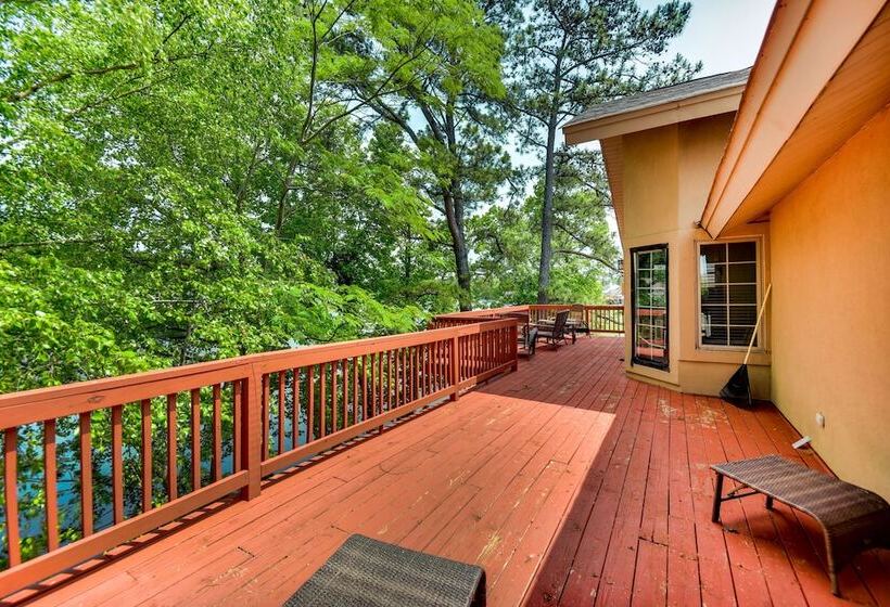 Lakefront Chesapeake Retreat W/ Hot Tub!