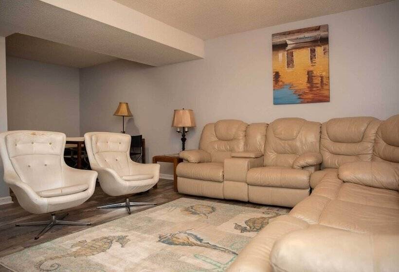 Lakefront Cottage W/ Private Hot Tub!