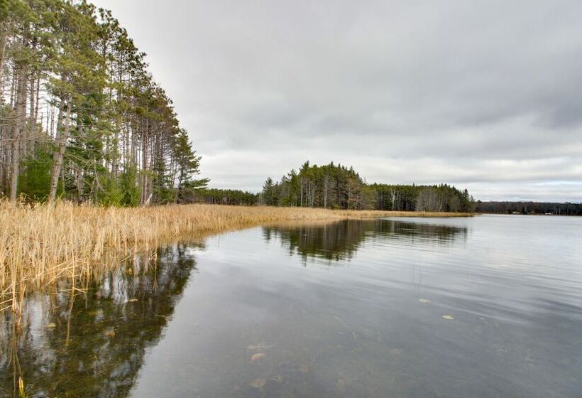 Lakefront Deerwood Home W/ Fire Pit & Grill!