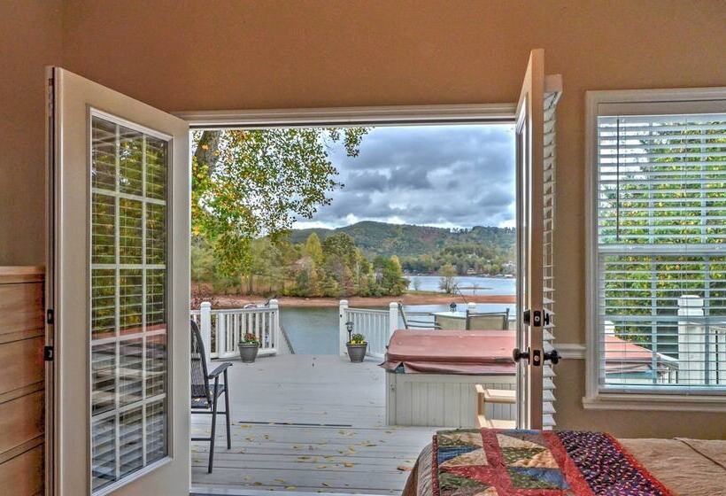 Lakefront Hiawassee Home W/ Boat Dock & Hot Tub!