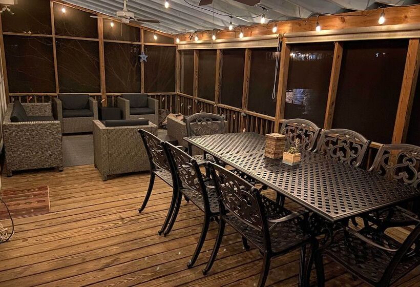 Lakefront House With Private Dock + Fire Pit!