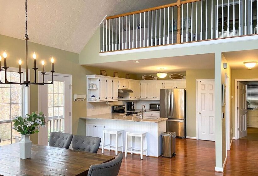 Lakefront House With Private Dock + Fire Pit!