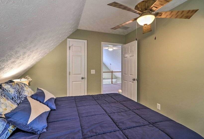 Lakefront House With Private Dock + Fire Pit!