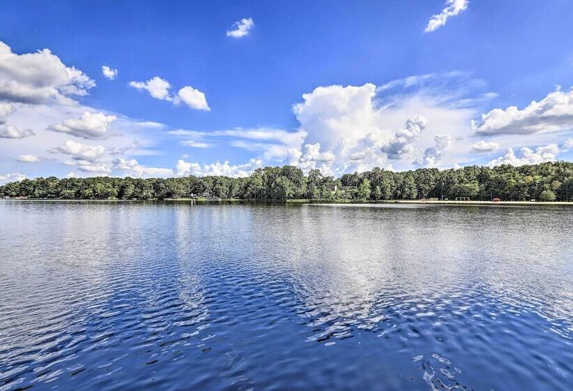 Lakefront Macon Getaway: Grill, Pet Friendly!