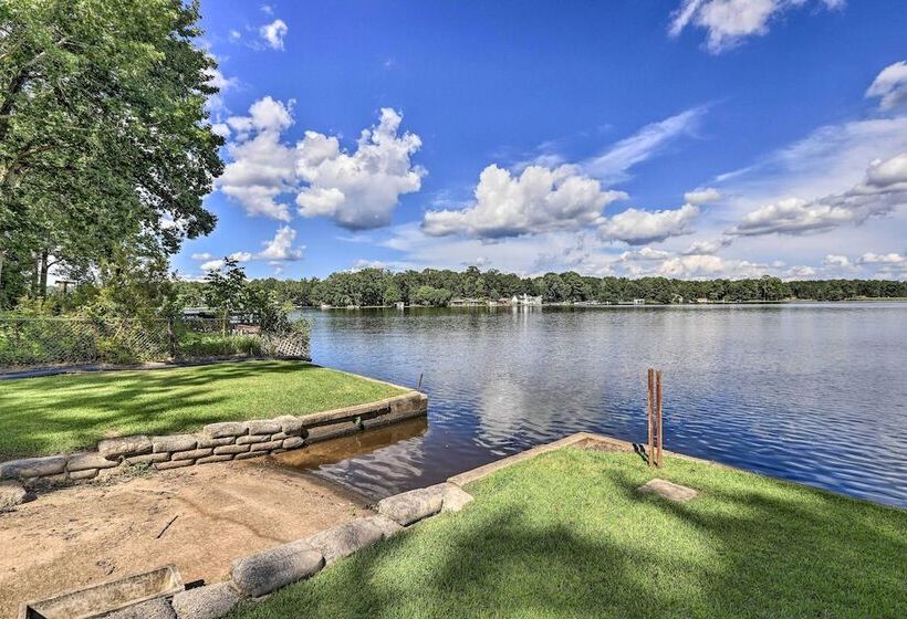 Lakefront Macon Getaway: Grill, Pet Friendly!