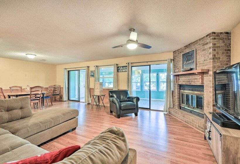 Lakefront Macon Getaway: Grill, Pet Friendly!