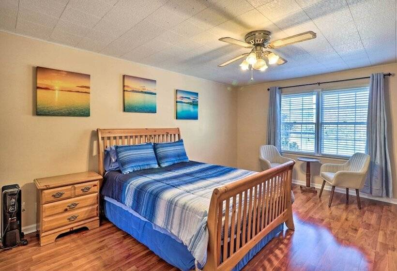 Lakefront Macon Home W/ Pool, Dock & Fishing!