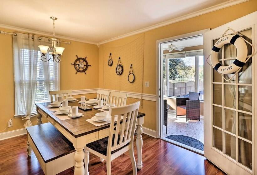 Lakefront Macon Home W/ Pool, Dock & Fishing!