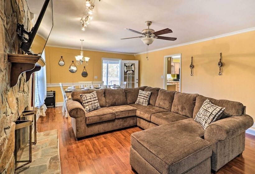 Lakefront Macon Home W/ Pool, Dock & Fishing!