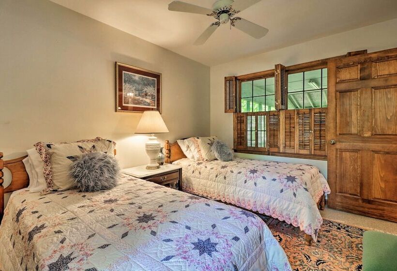 Lakefront Milledgeville Cabin: Private Dock, Porch