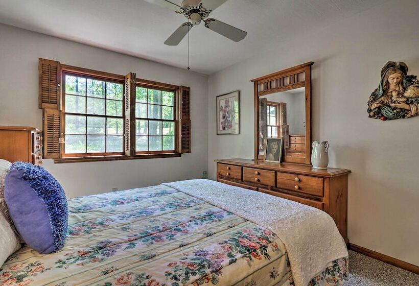 Lakefront Milledgeville Cabin: Private Dock, Porch