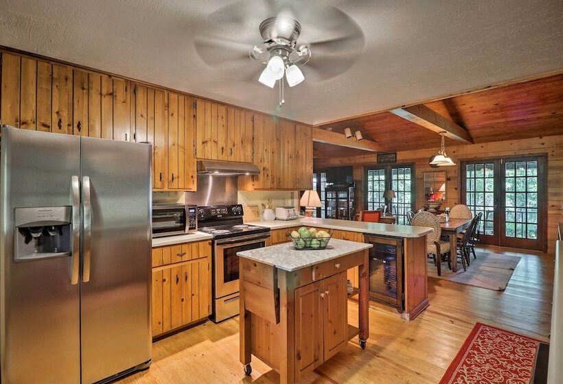 Lakefront Milledgeville Cabin: Private Dock, Porch