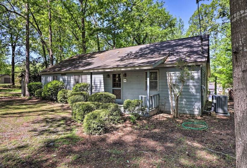 Lakefront Milledgeville Cabin: Private Dock, Porch