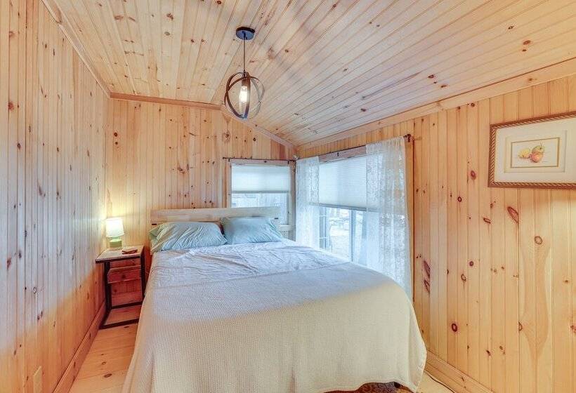 Lakefront Property In The Heart Of The Catskills!