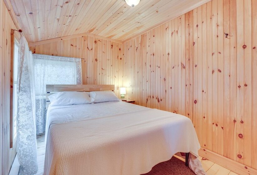 Lakefront Property In The Heart Of The Catskills!