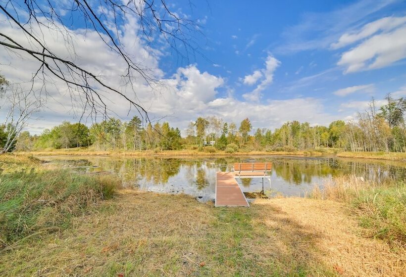 Lakefront Stephenson Retreat: Lake Access & Kayaks