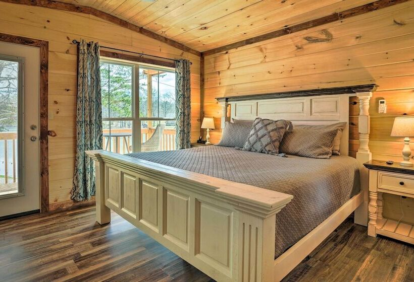 10 Mi To Drive In: Lakefront Trenton Cabin!