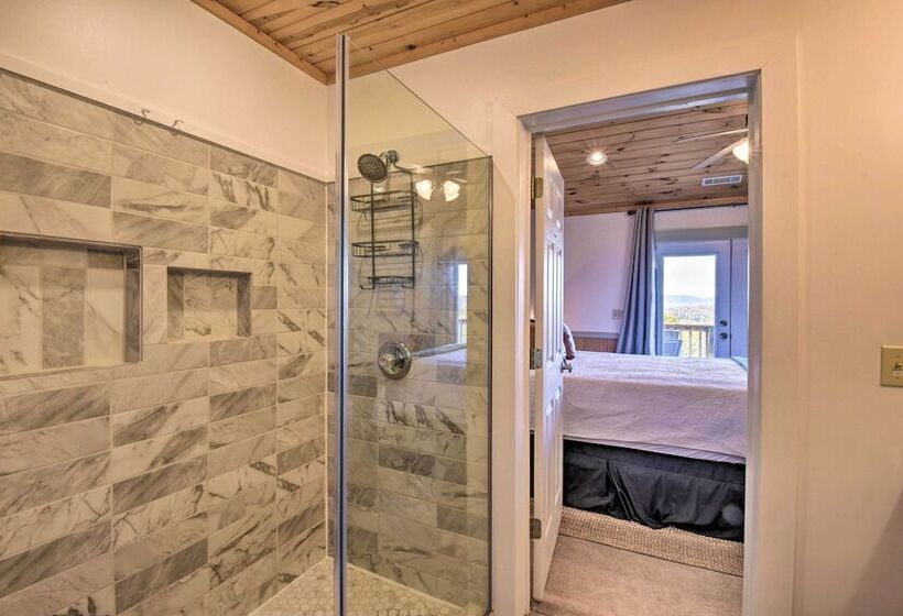 Lakemont Mountain Cabin W/ Game Room & Hot Tub!