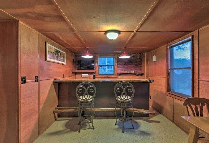 Lakeside Group Retreat W/ Private Beach & Dock!