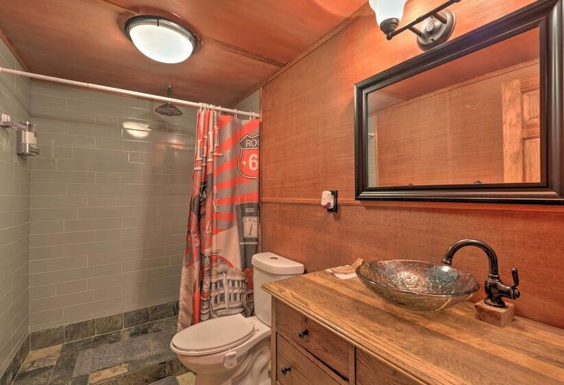 Lakeside Group Retreat W/ Private Beach & Dock!