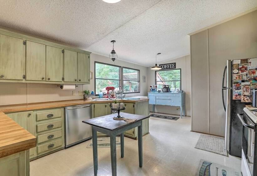 Lakeside Living: Sparta Retreat W/ Game Room!