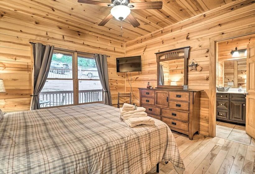Lakeside Cabin: Game Room, Dock, Orchard, Wineries