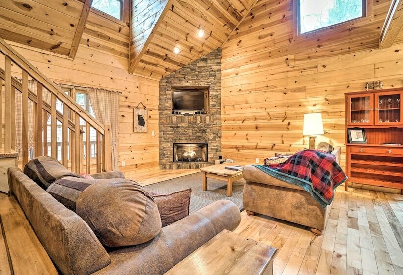 Lakeside Cabin: Game Room, Dock, Orchard, Wineries