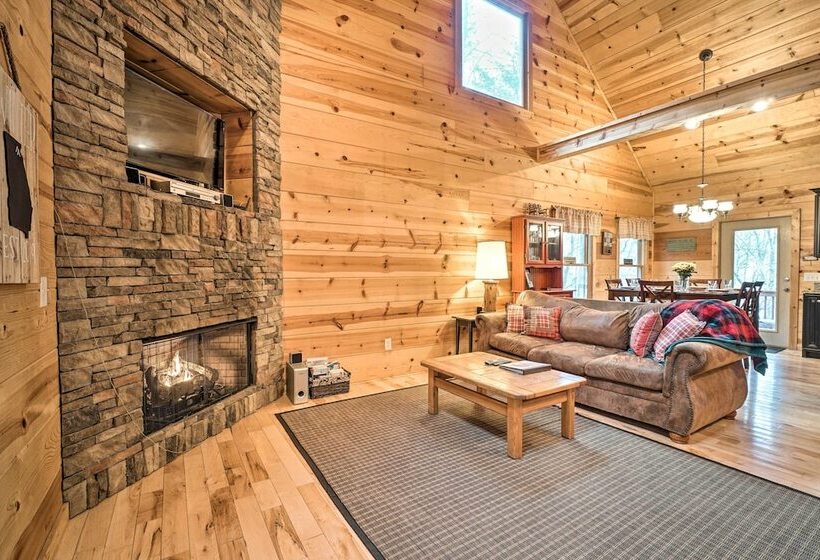 Lakeside Cabin: Game Room, Dock, Orchard, Wineries