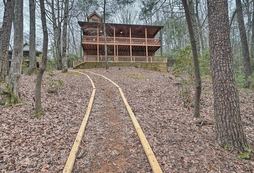 Lakeside Cabin: Game Room, Dock, Orchard, Wineries