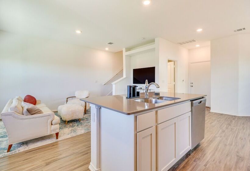 Quiet Home W/ Fenced Yard 12 Mi To Downtown Austin