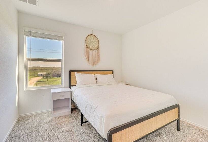 Quiet Home W/ Fenced Yard 12 Mi To Downtown Austin