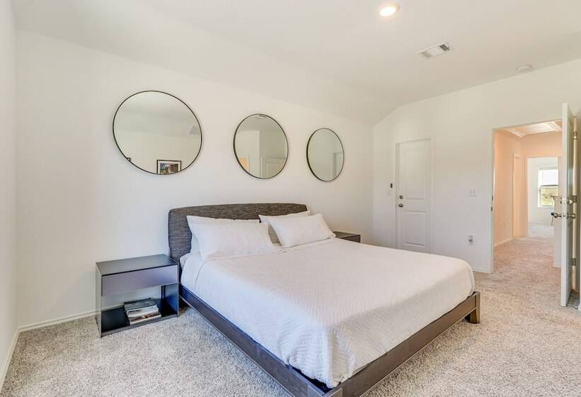 Quiet Home W/ Fenced Yard 12 Mi To Downtown Austin