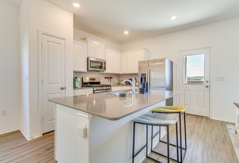 Quiet Home W/ Fenced Yard 12 Mi To Downtown Austin