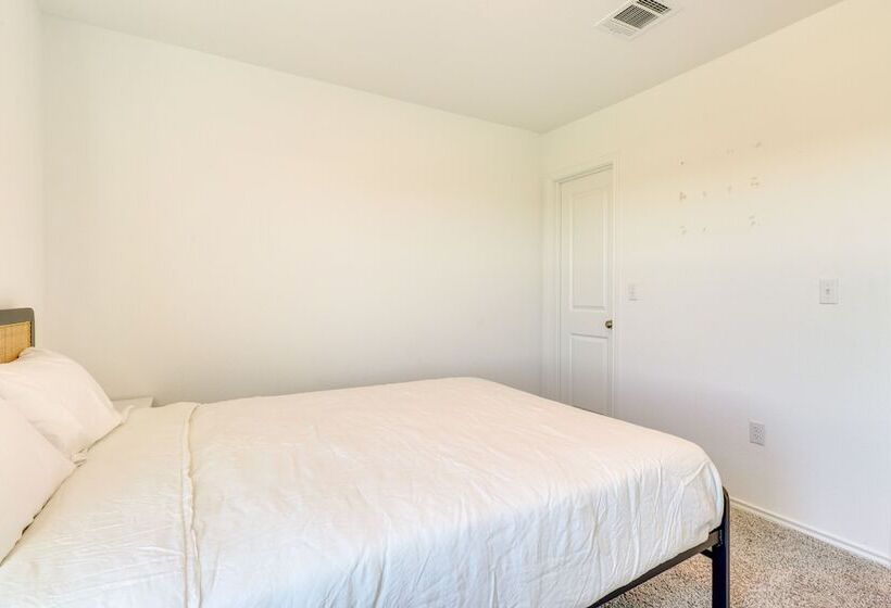 Quiet Home W/ Fenced Yard 12 Mi To Downtown Austin