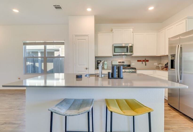 Quiet Home W/ Fenced Yard 12 Mi To Downtown Austin