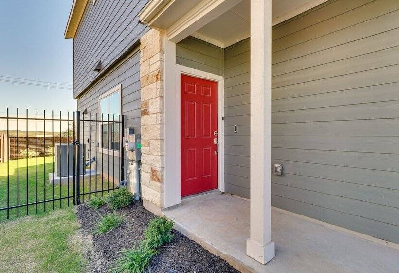 Quiet Home W/ Fenced Yard 12 Mi To Downtown Austin