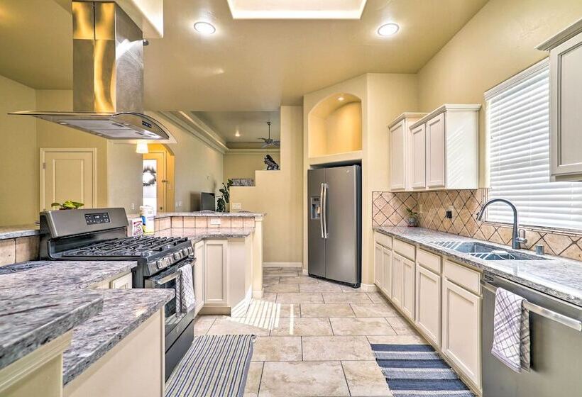 Las Cruces Retreat W/ Patio Close To Dtwn!