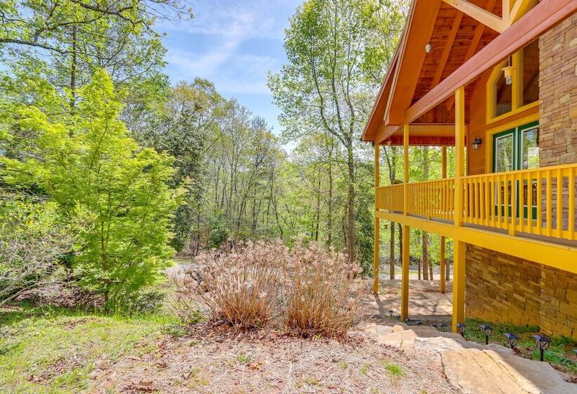 Lavish Hiawassee Cabin   Great For Families!