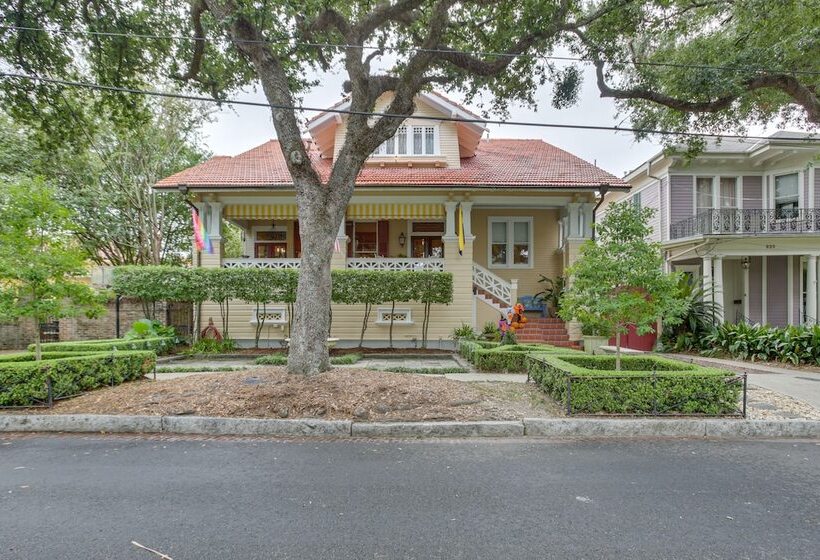 Private Pool & Backyard: Lavish New Orleans Haven!