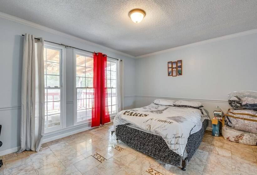 Lawrenceville Home ~ 35 Mi To Downtown Atlanta!