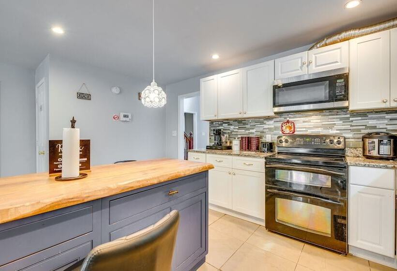 Lawrenceville Home ~ 35 Mi To Downtown Atlanta!