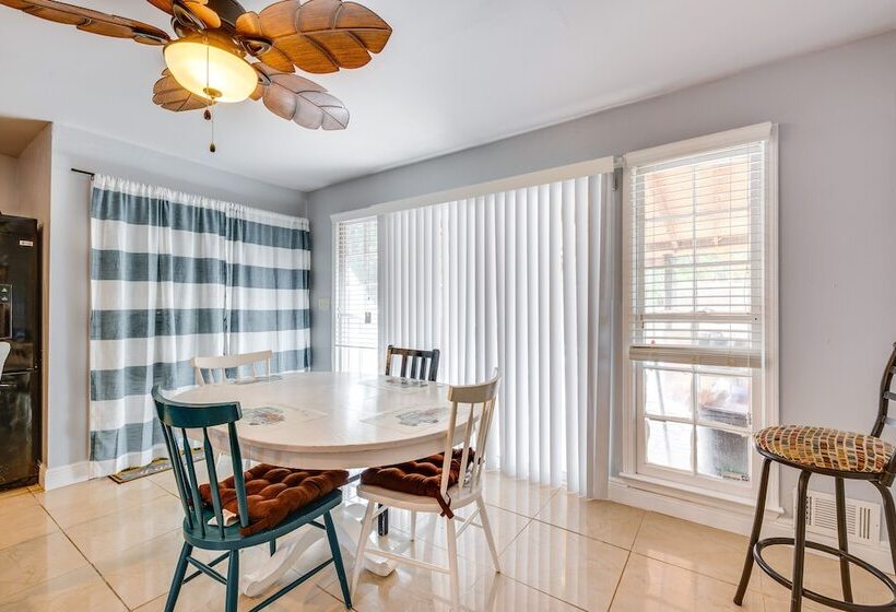 Lawrenceville Home ~ 35 Mi To Downtown Atlanta!