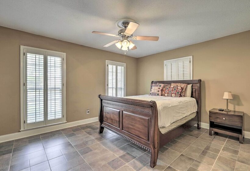 Lehigh Place    Peaceful & Walkable Getaway!