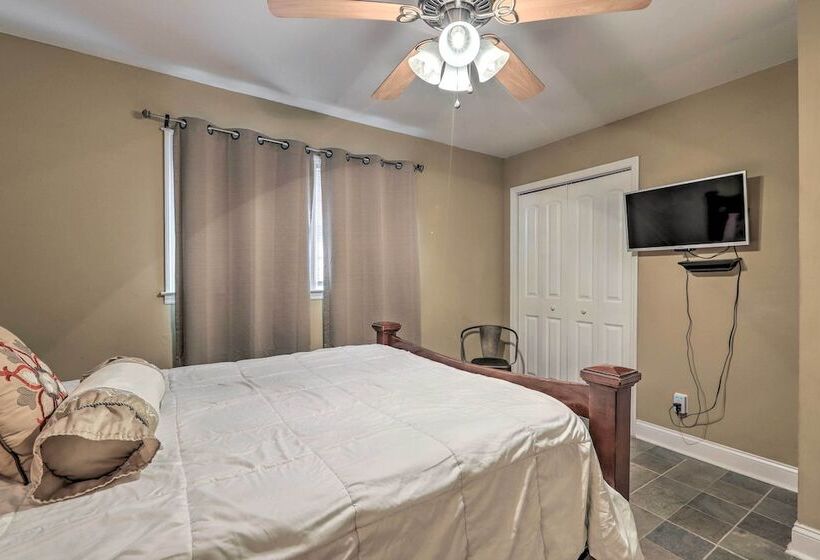 Lehigh Place    Peaceful & Walkable Getaway!