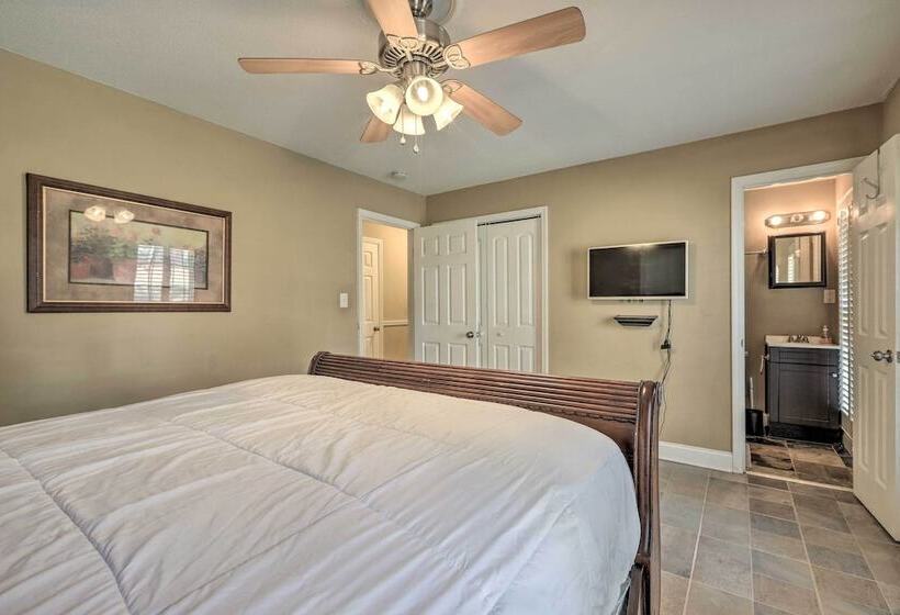 Lehigh Place    Peaceful & Walkable Getaway!