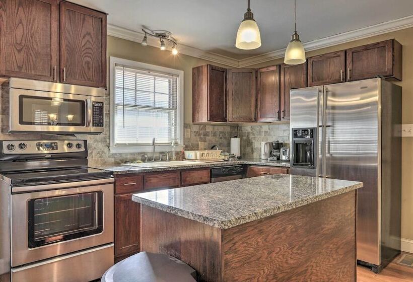 Lehigh Place    Peaceful & Walkable Getaway!